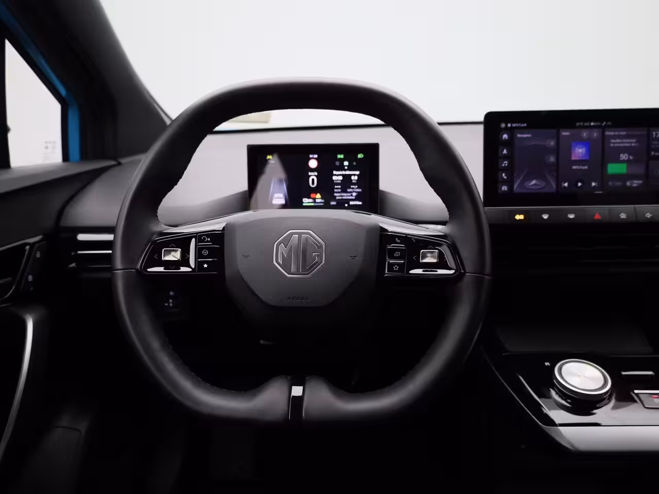 MG MG4 64 kWh Luxury | Rondom Camera | Stoelverwarming | Cruise Control | Apple Carplay/Android A