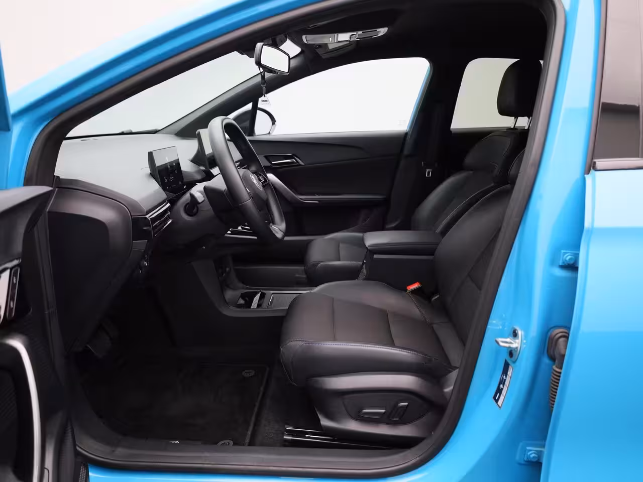 MG MG4 64 kWh Luxury | Rondom Camera | Stoelverwarming | Cruise Control | Apple Carplay/Android A