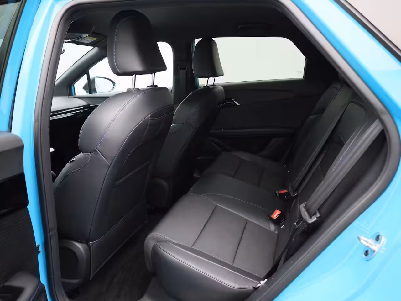 MG MG4 64 kWh Luxury | Rondom Camera | Stoelverwarming | Cruise Control | Apple Carplay/Android A