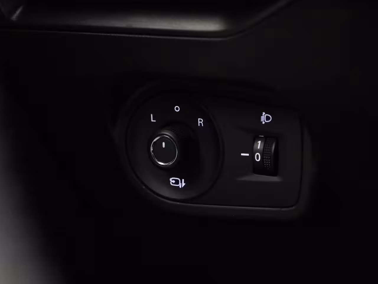 MG MG4 64 kWh Luxury | Rondom Camera | Stoelverwarming | Cruise Control | Apple Carplay/Android A