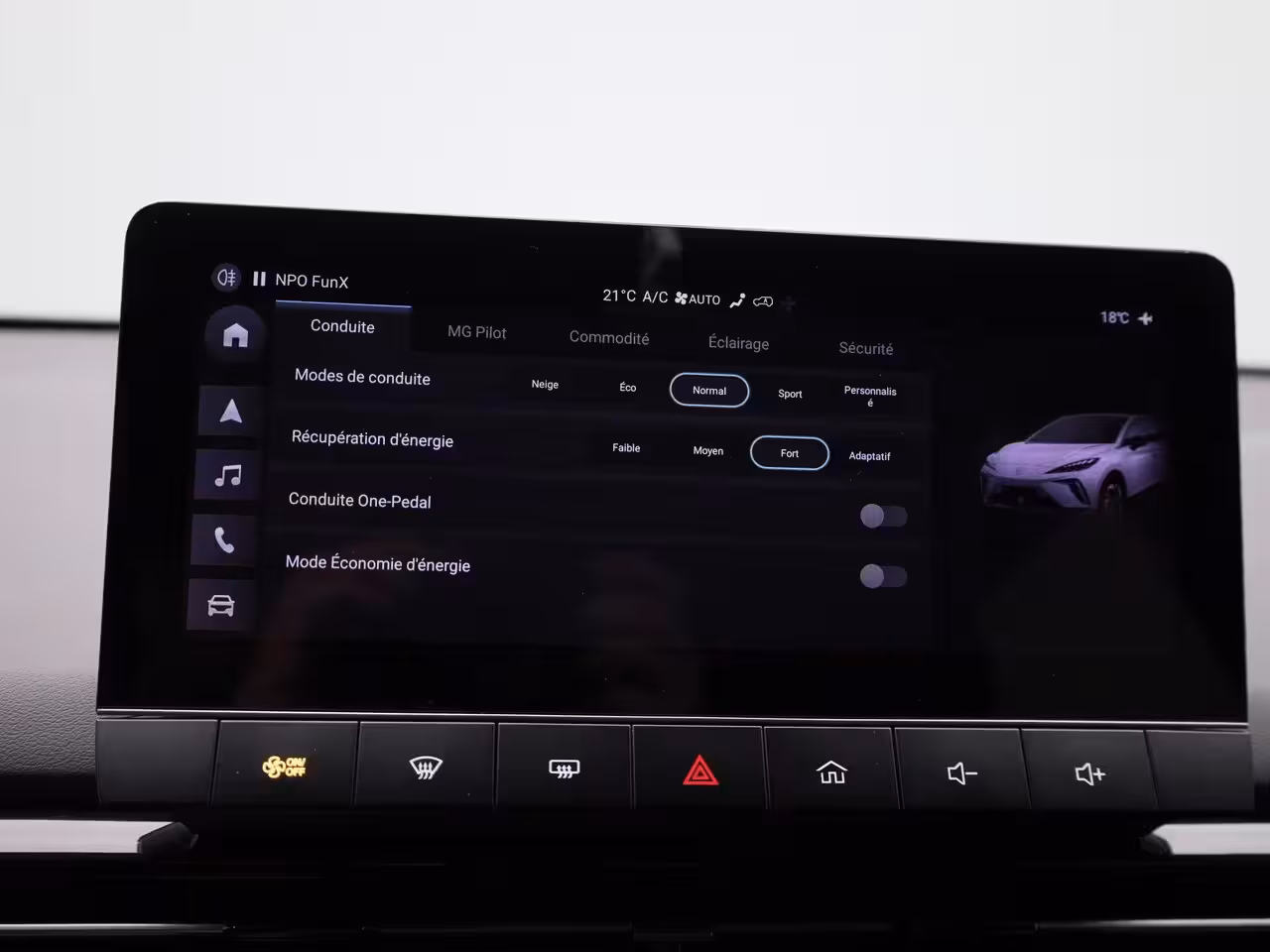 MG MG4 64 kWh Luxury | Rondom Camera | Stoelverwarming | Cruise Control | Apple Carplay/Android A