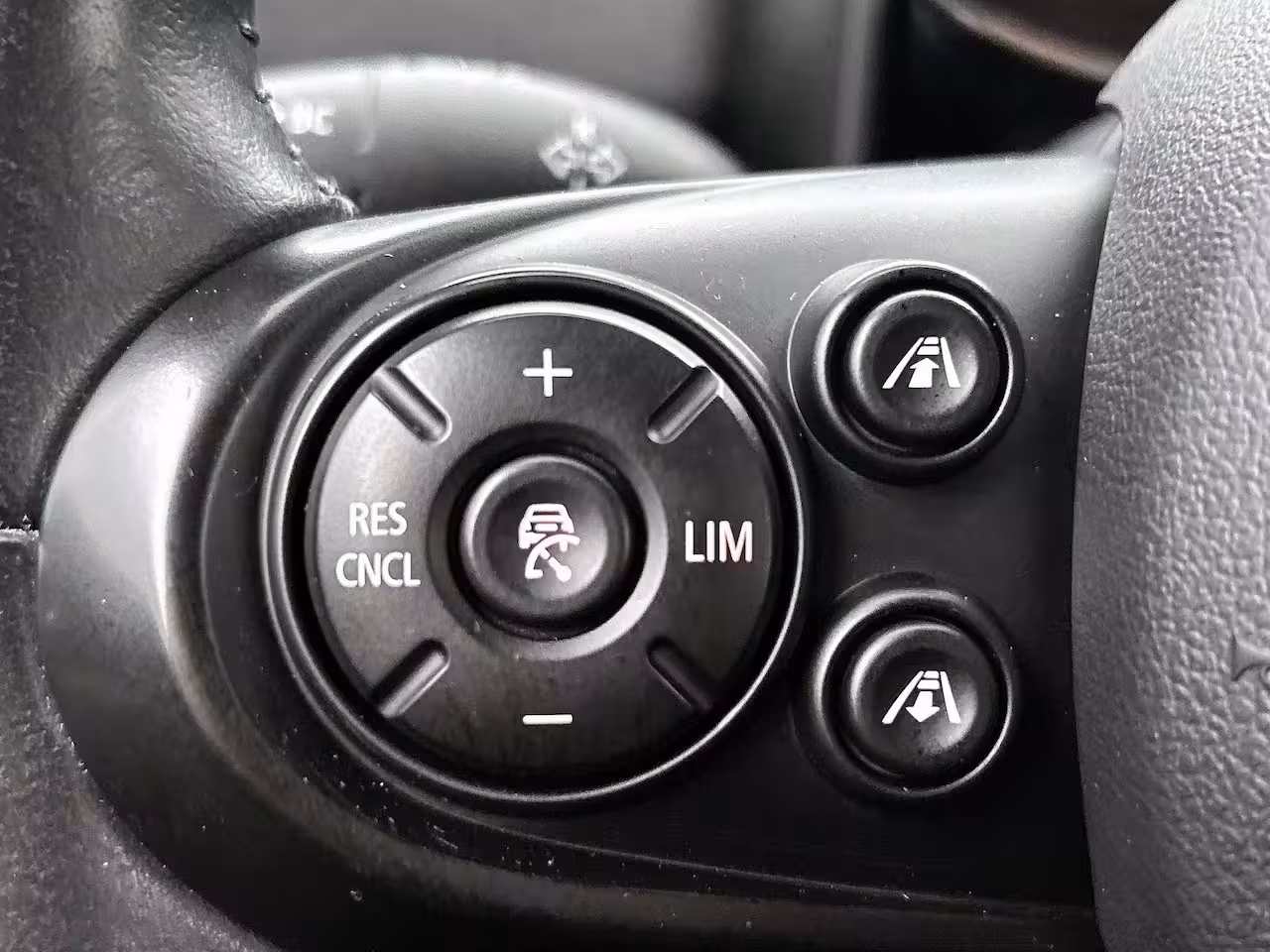 Mini Countryman 1.5 Cooper S E ALL4 Chili PHEV | HARMAN/KARDON | LEER | CAMERA | STOELVERWARMING | NAVIGAT