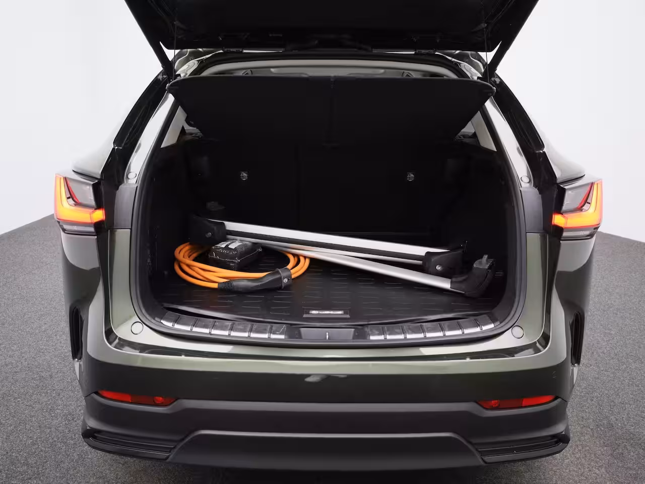 Lexus NX 450h+ AWD Luxury Line | PANORAMADAK | HEAD-UP DISPLAY | LEDERENSTOELEN MET MEMORY | CAMERA