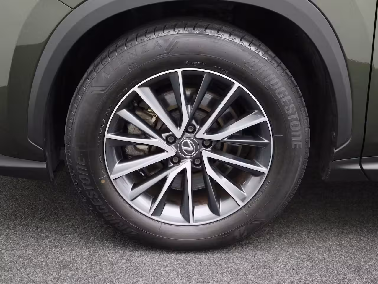 Lexus NX 450h+ AWD Luxury Line | PANORAMADAK | HEAD-UP DISPLAY | LEDERENSTOELEN MET MEMORY | CAMERA
