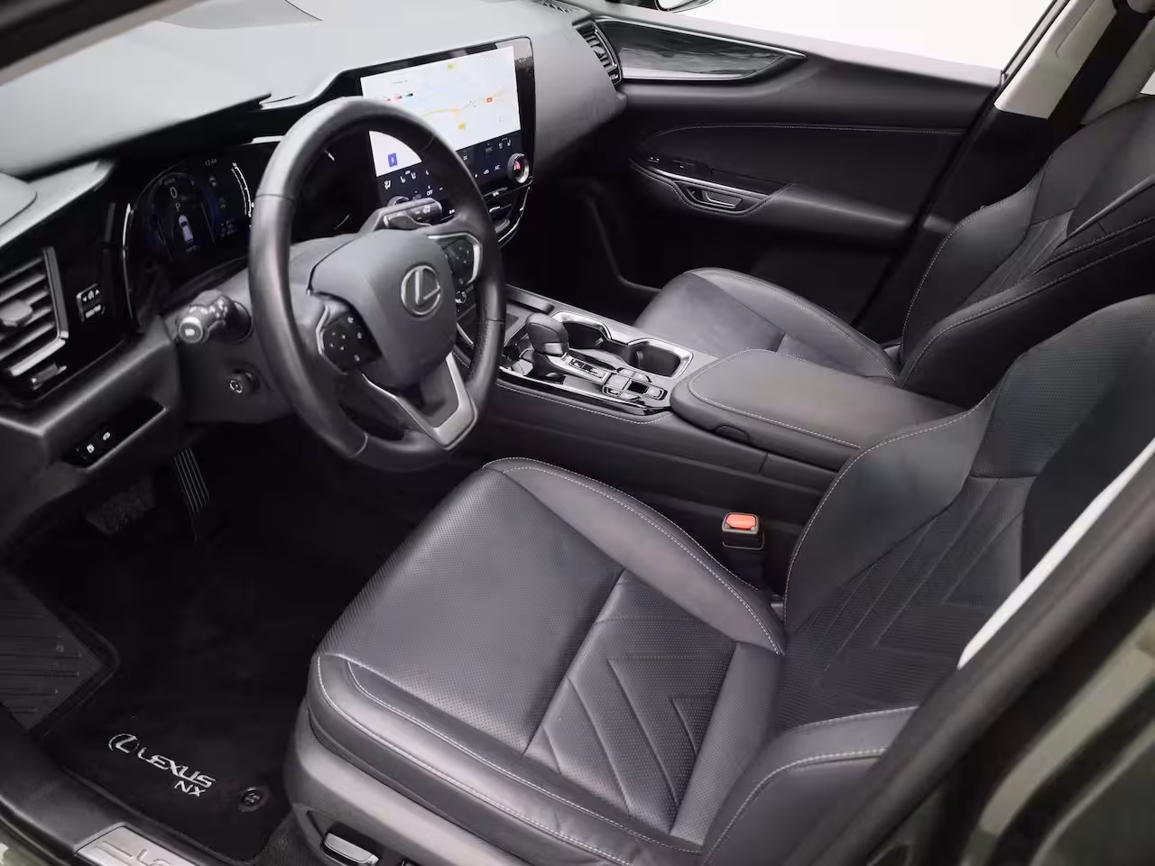 Lexus NX 450h+ AWD Luxury Line | PANORAMADAK | HEAD-UP DISPLAY | LEDERENSTOELEN MET MEMORY | CAMERA