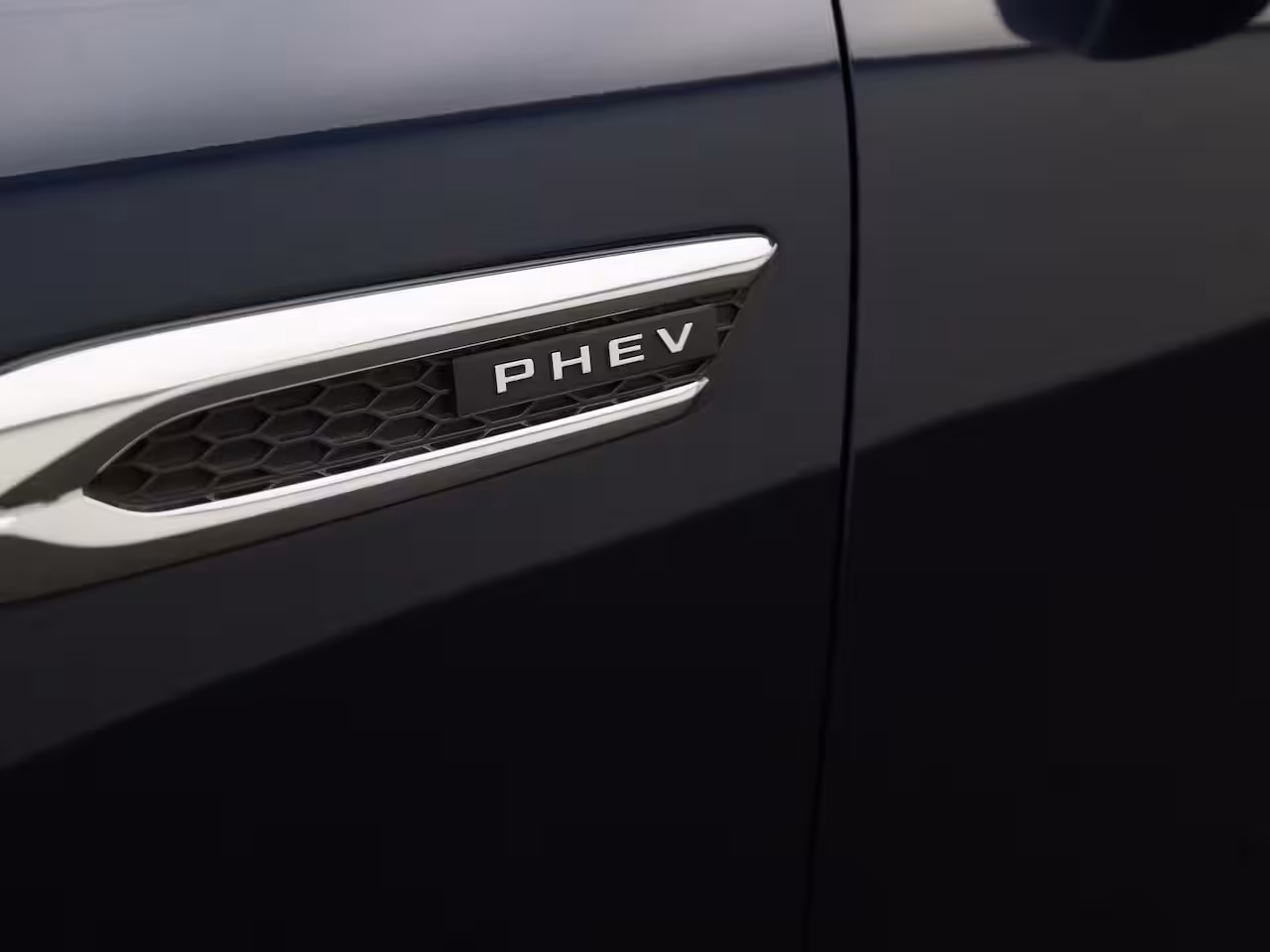 Mazda CX-60 2.5 e-SkyActiv PHEV Exclusive-Line | PANORAMADAK | STOEL-STUURWIELVERWARMING | CAMERA | NA