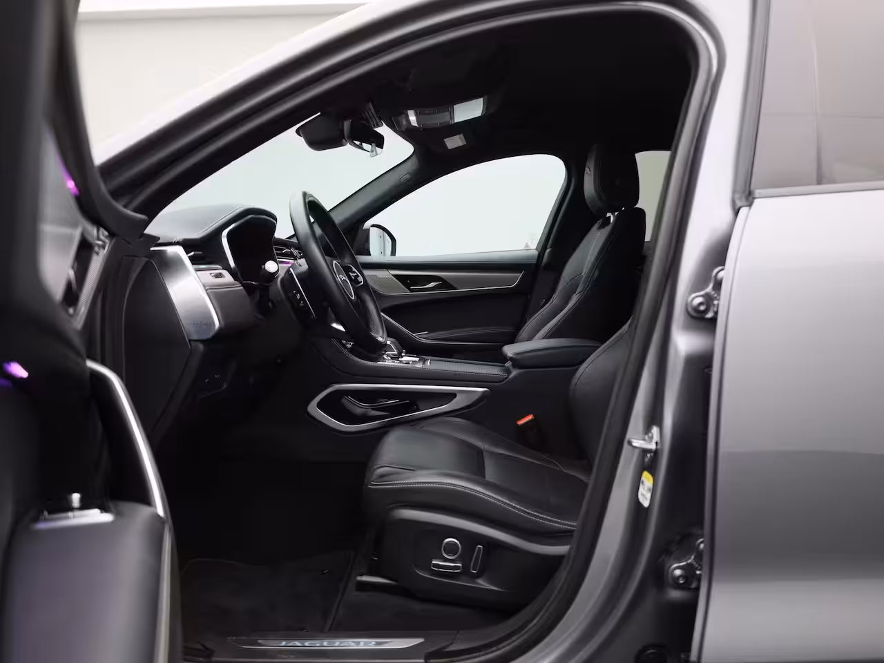 Jaguar F-Pace 2.0 P250 R-Dynamic SE | LEER | MERIDIAN AUDIO | CAMERA | NAVIGATIE