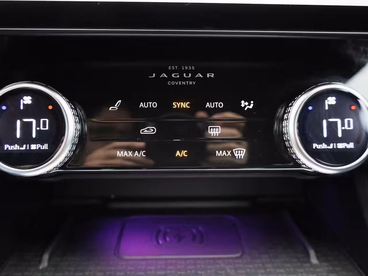 Jaguar F-Pace 2.0 P250 R-Dynamic SE | LEER | MERIDIAN AUDIO | CAMERA | NAVIGATIE