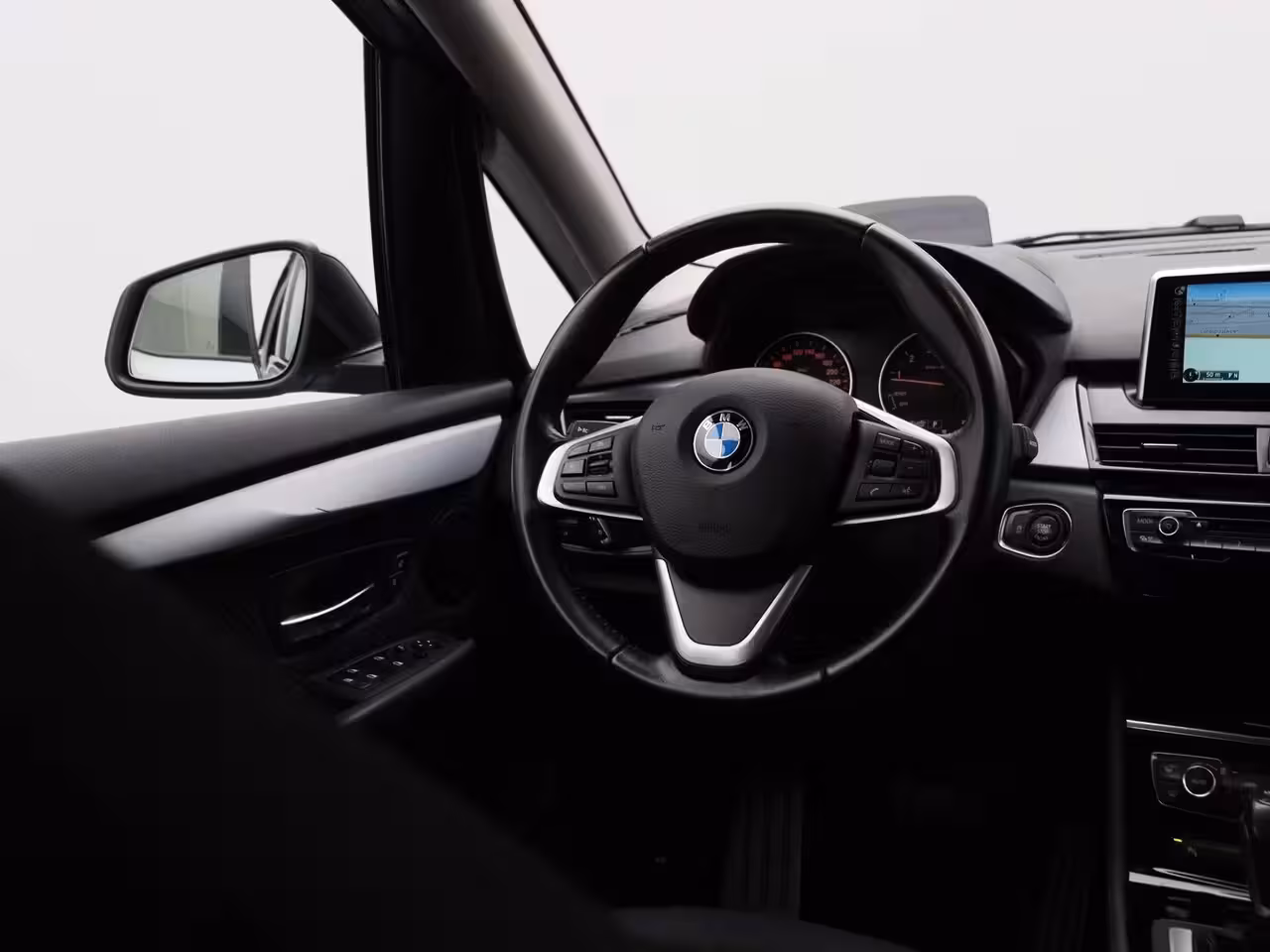 BMW 2-serie Active Tourer 225i xDrive | ELEKTRISCHE BESTUURDERSSTOEL MET GEHEUGEN | | NAVIGATIE | ACHTERUITRIJCAMERA