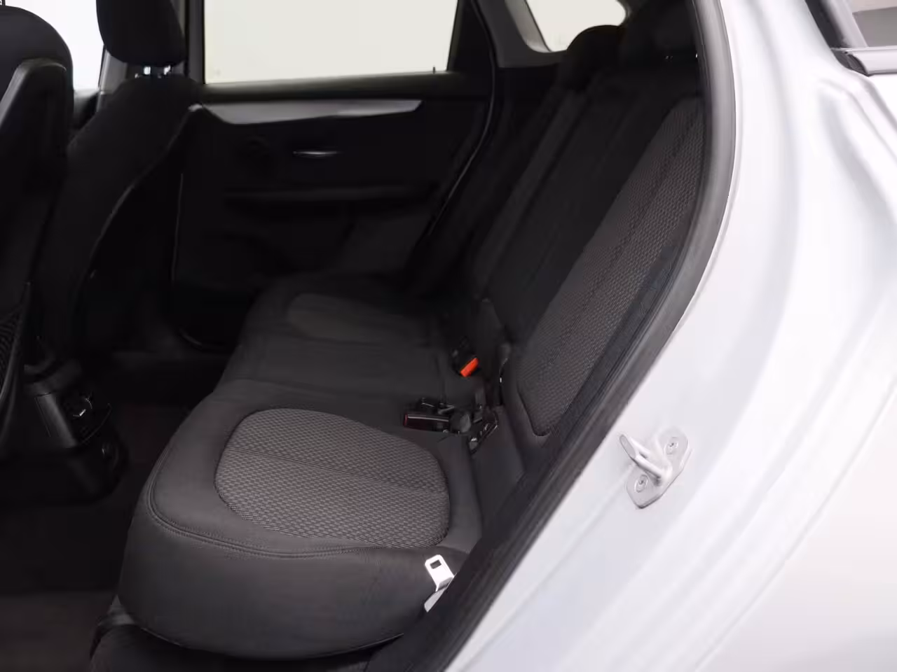 BMW 2-serie Active Tourer 225i xDrive | ELEKTRISCHE BESTUURDERSSTOEL MET GEHEUGEN | | NAVIGATIE | ACHTERUITRIJCAMERA