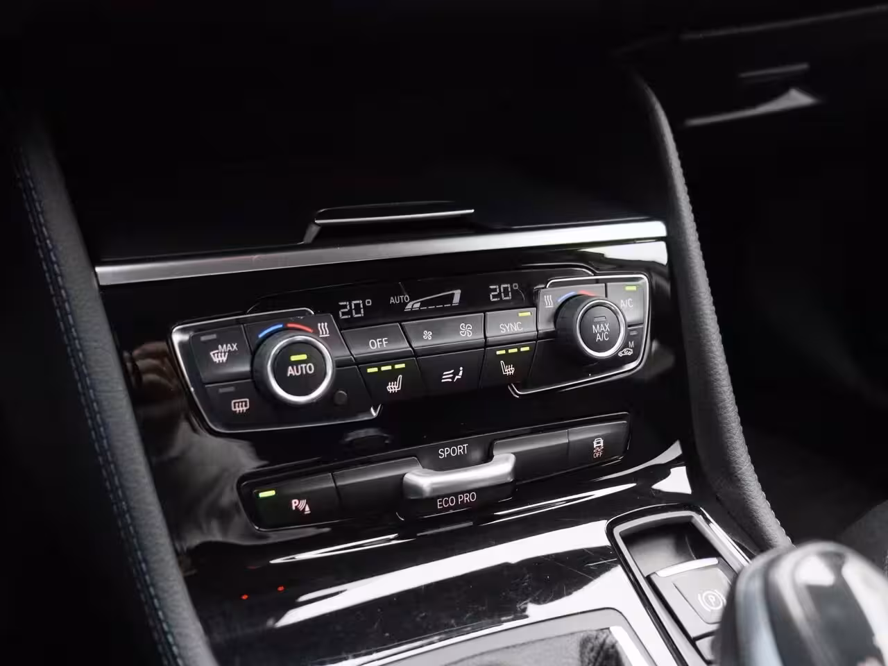 BMW 2-serie Active Tourer 225i xDrive | ELEKTRISCHE BESTUURDERSSTOEL MET GEHEUGEN | | NAVIGATIE | ACHTERUITRIJCAMERA