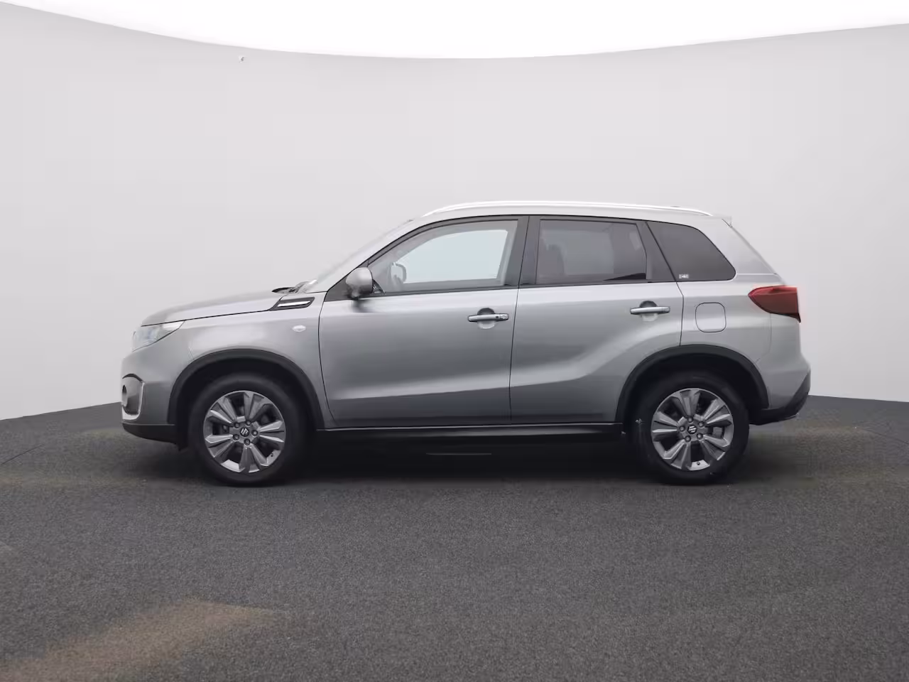 Suzuki Grand Vitara 1.5 Luxe+ 2WD A/T | CAMERA | KLIMAATREGELING | STOELVERWARMING | KEYLESS | ADAPTIVE CRUISE