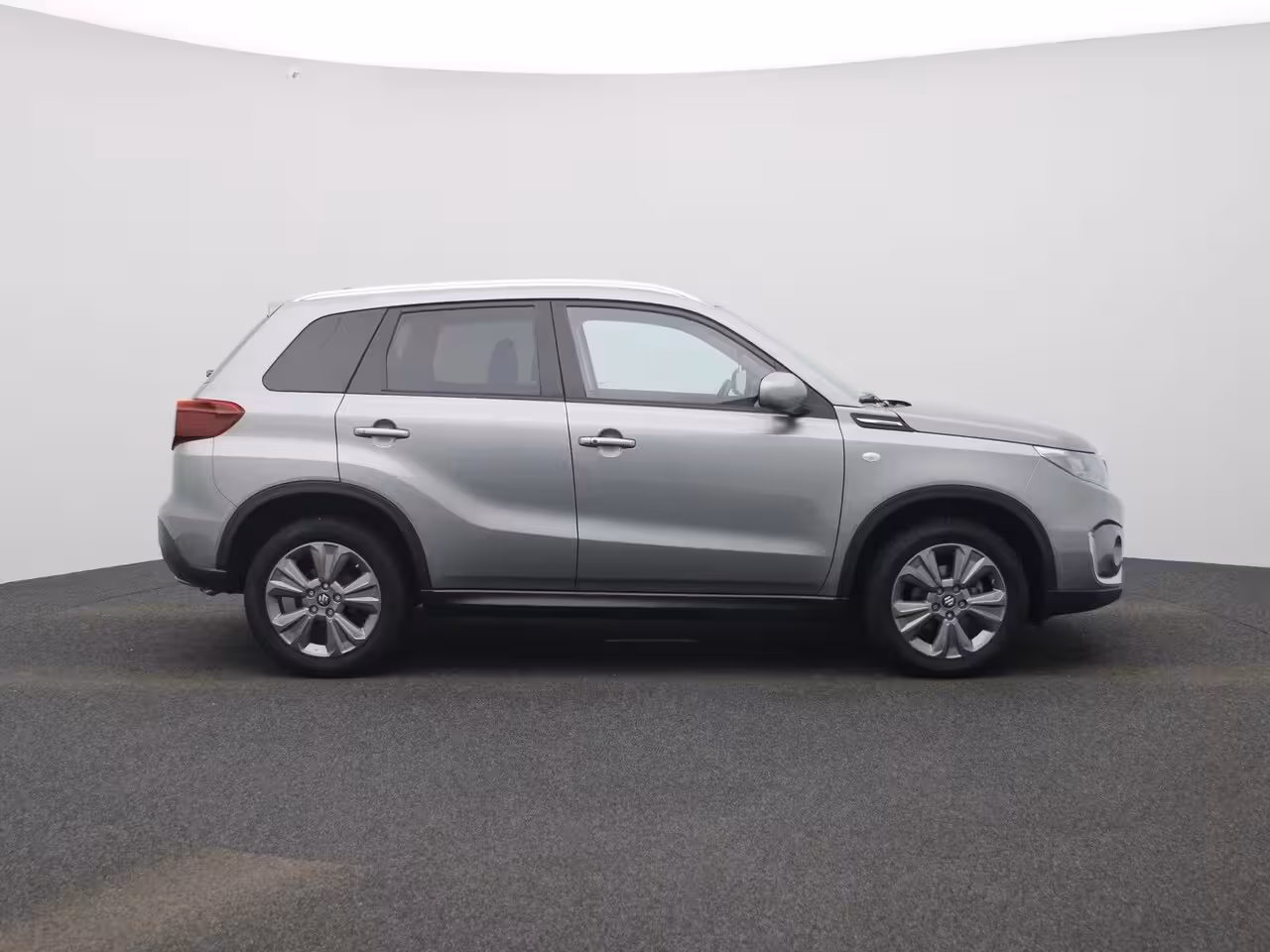 Suzuki Grand Vitara 1.5 Luxe+ 2WD A/T | CAMERA | KLIMAATREGELING | STOELVERWARMING | KEYLESS | ADAPTIVE CRUISE
