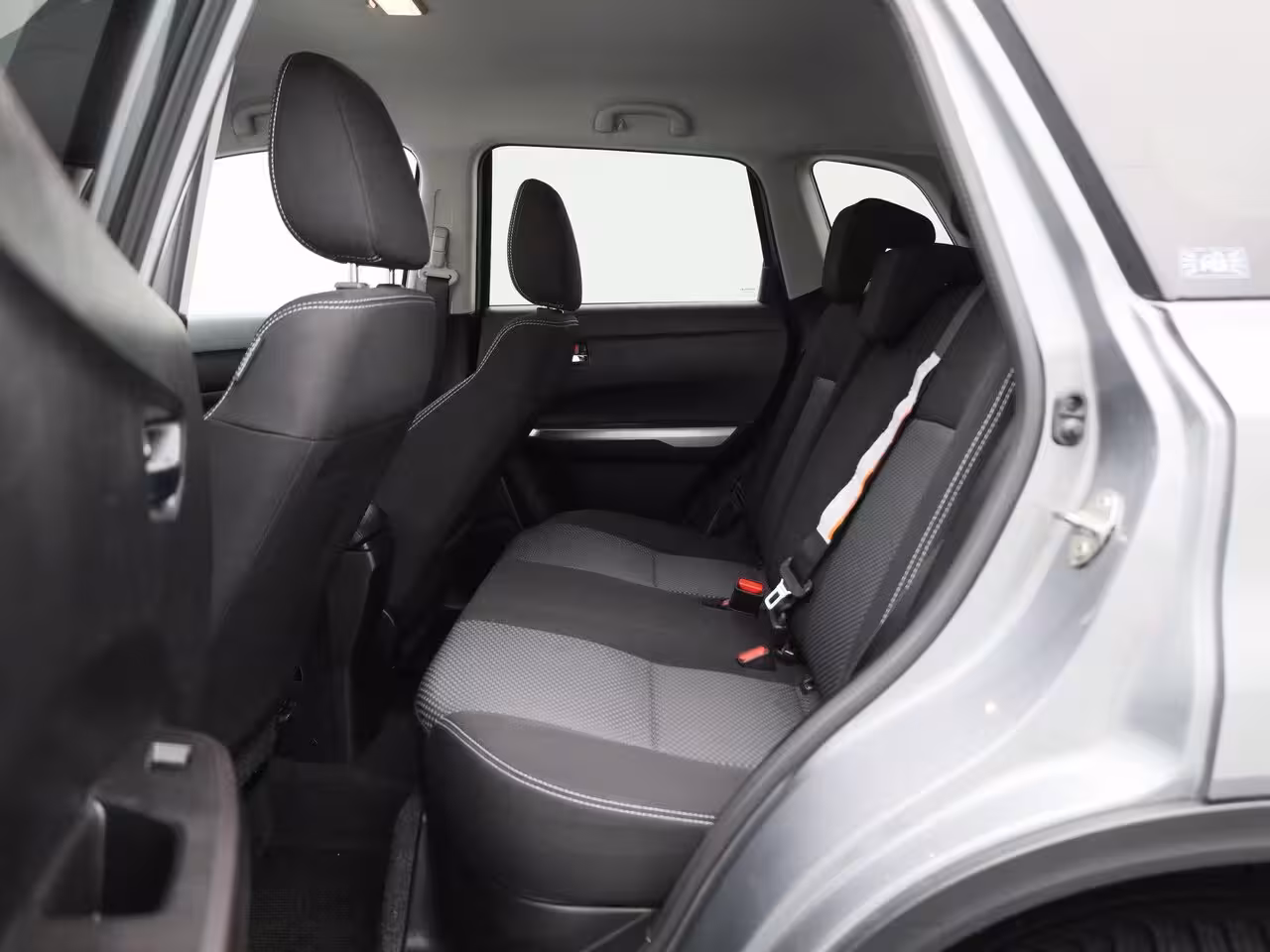 Suzuki Grand Vitara 1.5 Luxe+ 2WD A/T | CAMERA | KLIMAATREGELING | STOELVERWARMING | KEYLESS | ADAPTIVE CRUISE