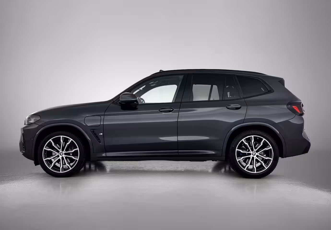 BMW X3 xDrive30e High Executive | M-SPORT | PANORAMADAK | HARMAN KARDON | HEAD-UP | CAMERA | LEER