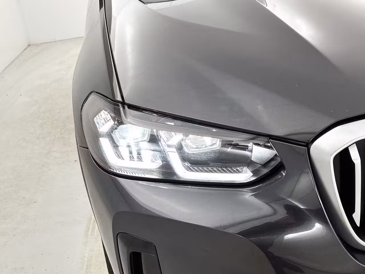 BMW X3 xDrive30e High Executive | M-SPORT | PANORAMADAK | HARMAN KARDON | HEAD-UP | CAMERA | LEER