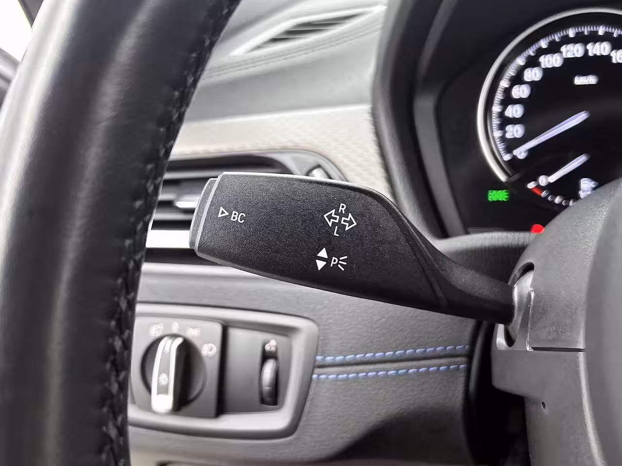 BMW X2 M35i High Executive Edition | NAVIGATIE | CAMERA | STOELVERWARMING | HARMAN-KARDON AUDIO |