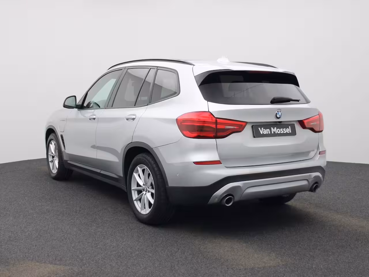 BMW X3 xDrive30e | PANORAMADAK | STOEL-STUURWIELVERWARMING | APPLE CARPLAY-ANDRIOD AUTO | CAMERA