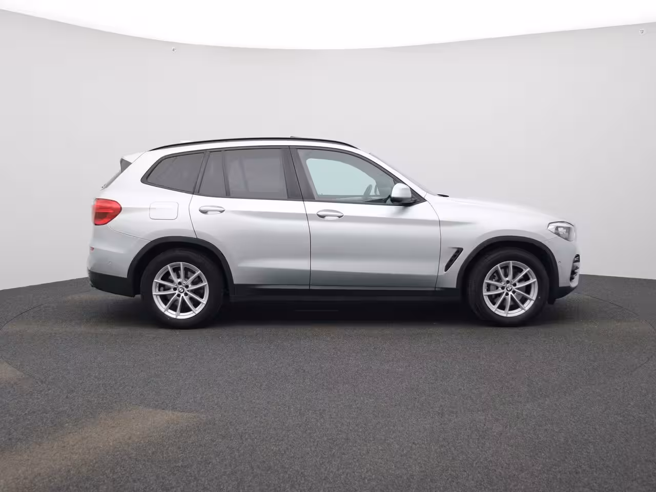 BMW X3 xDrive30e | PANORAMADAK | STOEL-STUURWIELVERWARMING | APPLE CARPLAY-ANDRIOD AUTO | CAMERA