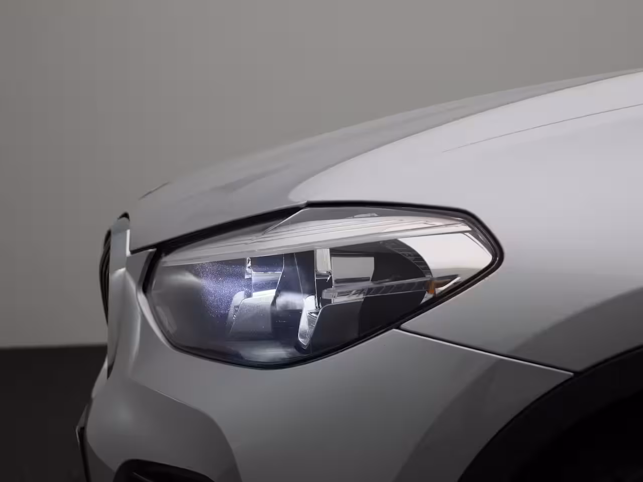 BMW X3 xDrive30e | PANORAMADAK | STOEL-STUURWIELVERWARMING | APPLE CARPLAY-ANDRIOD AUTO | CAMERA