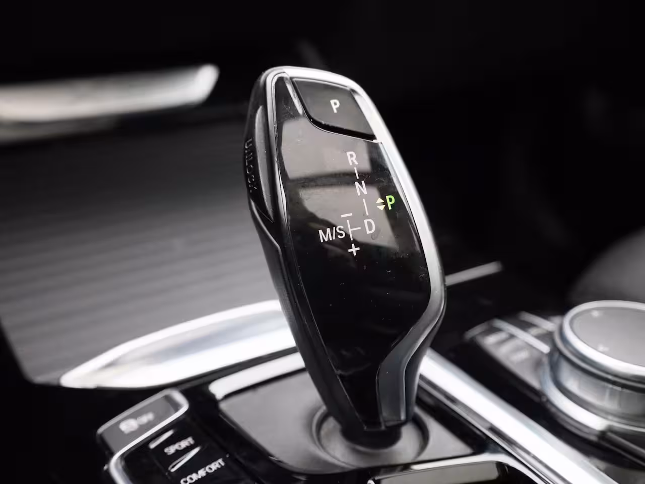 BMW X3 xDrive30e | PANORAMADAK | STOEL-STUURWIELVERWARMING | APPLE CARPLAY-ANDRIOD AUTO | CAMERA