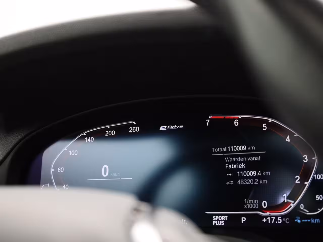 BMW X3 xDrive30e | PANORAMADAK | STOEL-STUURWIELVERWARMING | APPLE CARPLAY-ANDRIOD AUTO | CAMERA