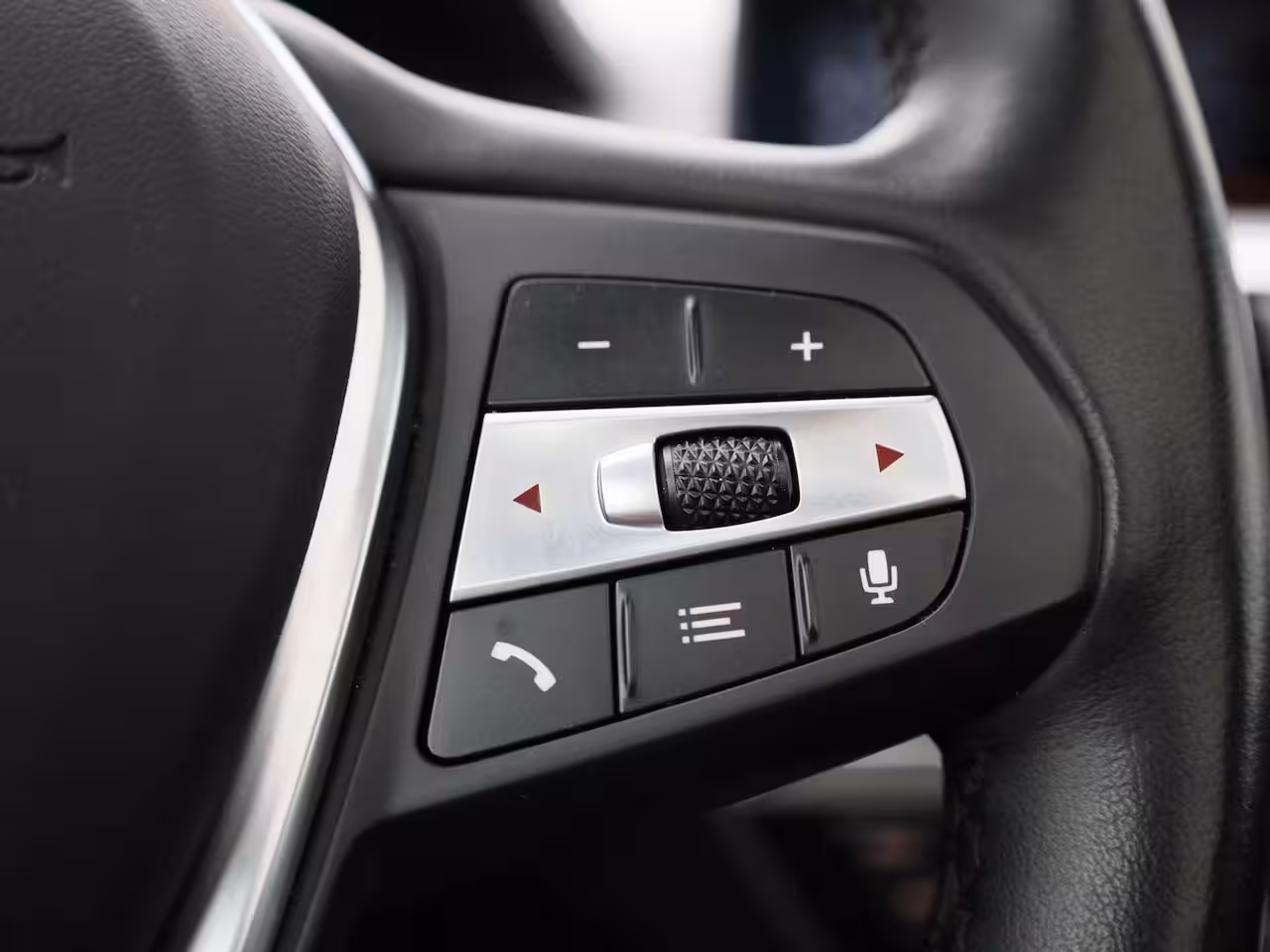 BMW X3 xDrive30e | PANORAMADAK | STOEL-STUURWIELVERWARMING | APPLE CARPLAY-ANDRIOD AUTO | CAMERA