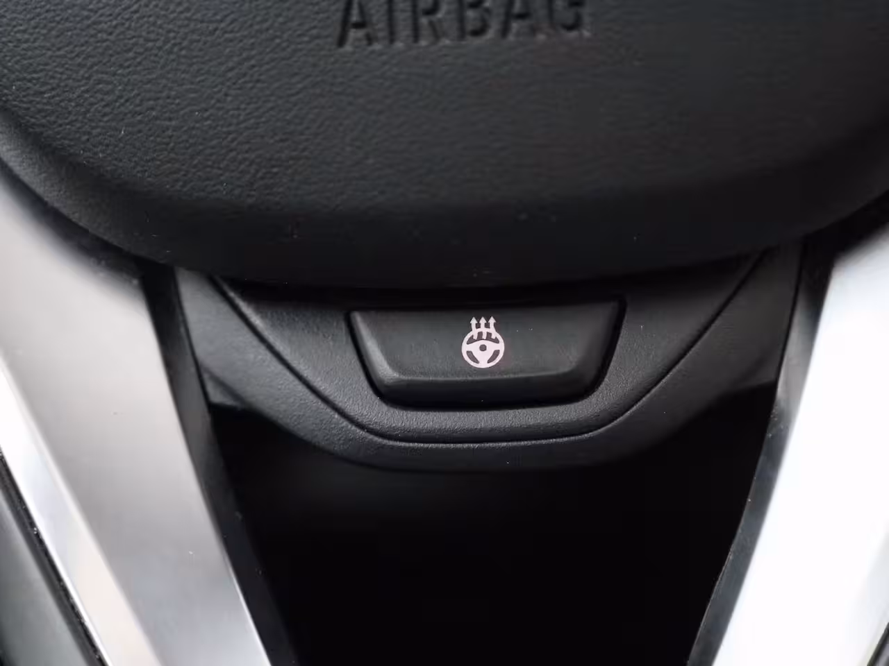 BMW X3 xDrive30e | PANORAMADAK | STOEL-STUURWIELVERWARMING | APPLE CARPLAY-ANDRIOD AUTO | CAMERA