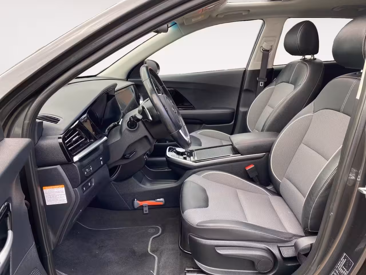 Kia e-Niro DynamicPlusLine 64 kWh | Climate control | Navigatie | Parkeercamera | Stoel + stuurverwar