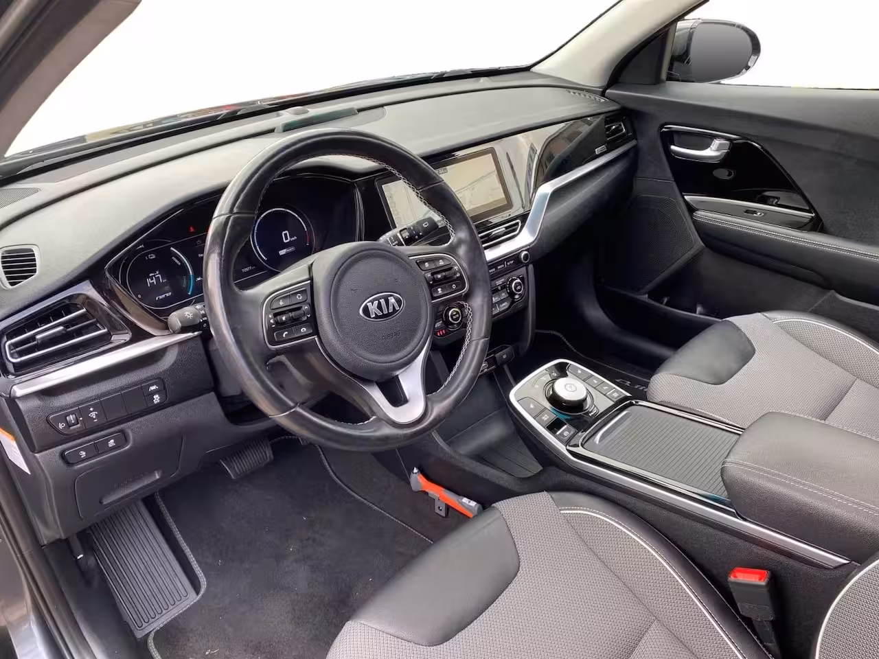 Kia e-Niro DynamicPlusLine 64 kWh | Climate control | Navigatie | Parkeercamera | Stoel + stuurverwar