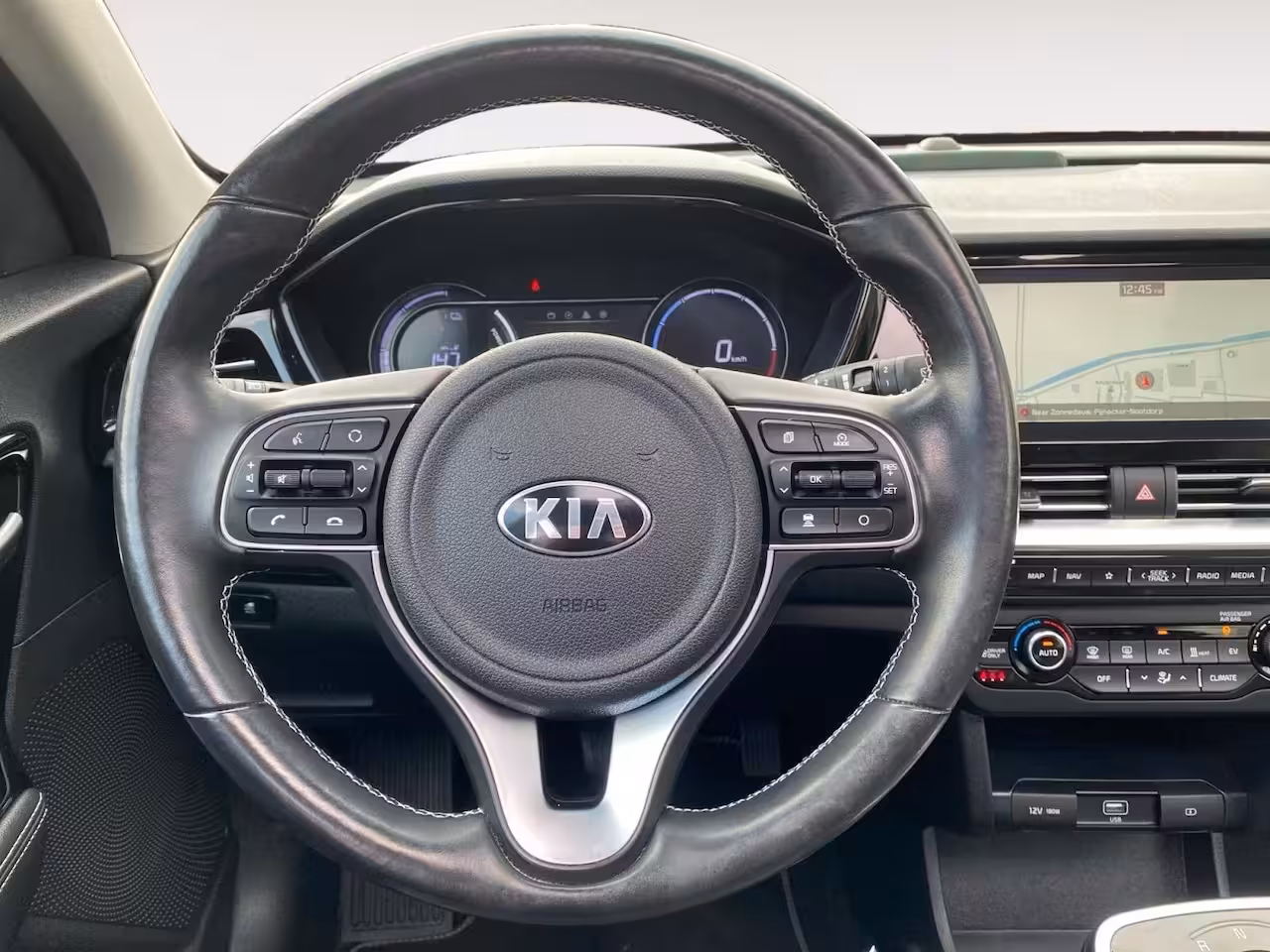 Kia e-Niro DynamicPlusLine 64 kWh | Climate control | Navigatie | Parkeercamera | Stoel + stuurverwar