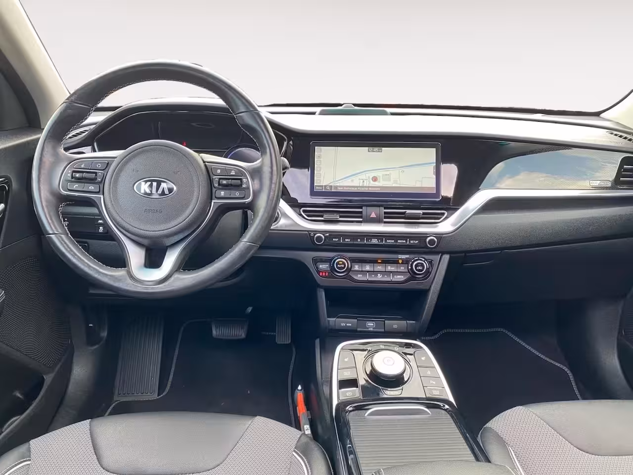 Kia e-Niro DynamicPlusLine 64 kWh | Climate control | Navigatie | Parkeercamera | Stoel + stuurverwar