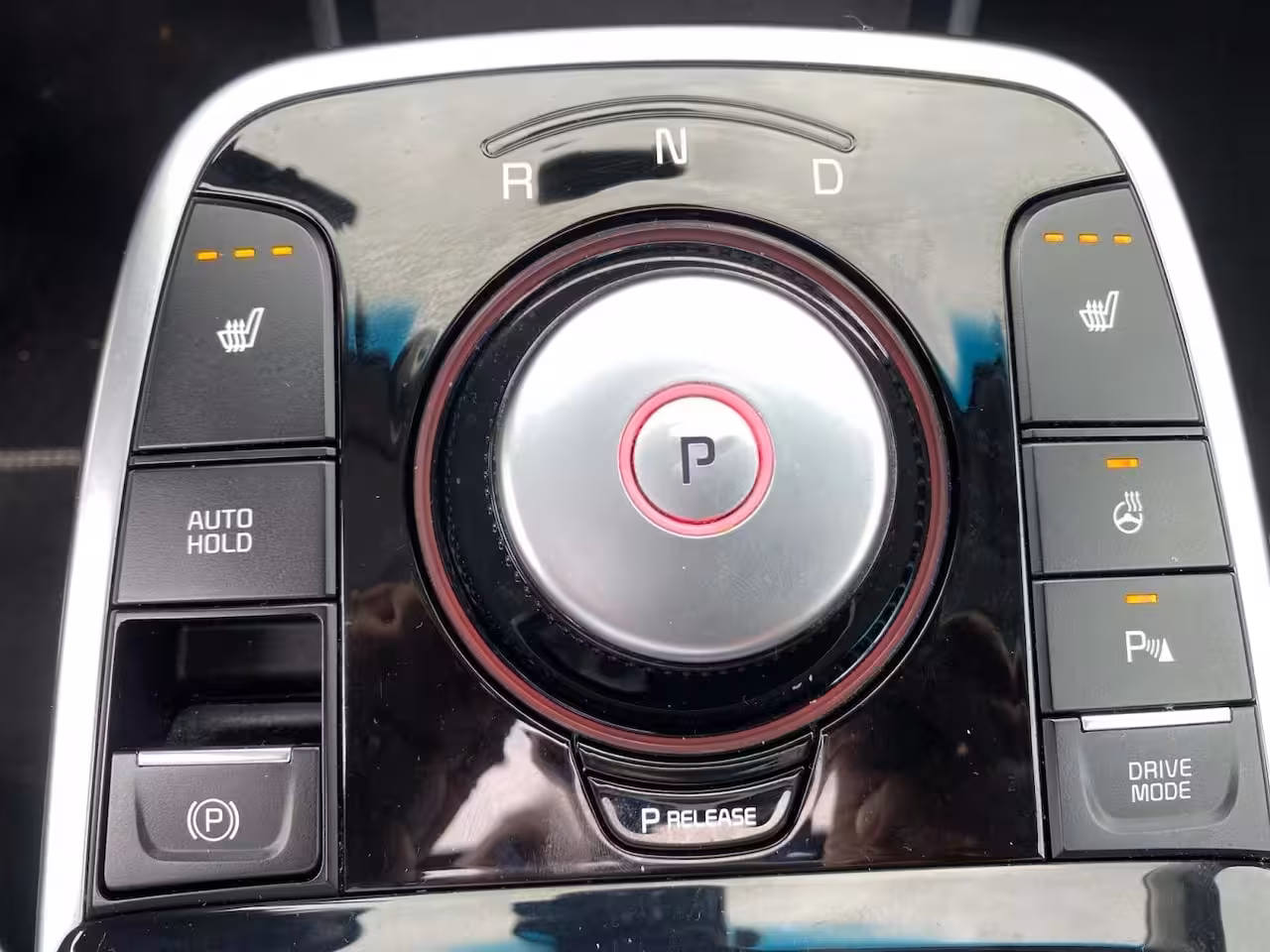 Kia e-Niro DynamicPlusLine 64 kWh | Climate control | Navigatie | Parkeercamera | Stoel + stuurverwar