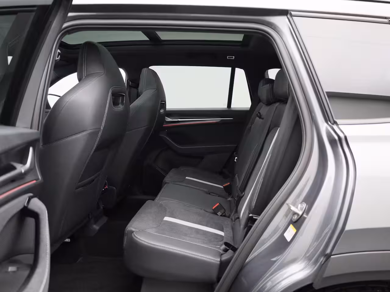 Skoda Kodiaq 1.5 TSI PHEV Sportline Business 204 PK | Automaat | Panoramadak | Matrix LED Koplampen | N