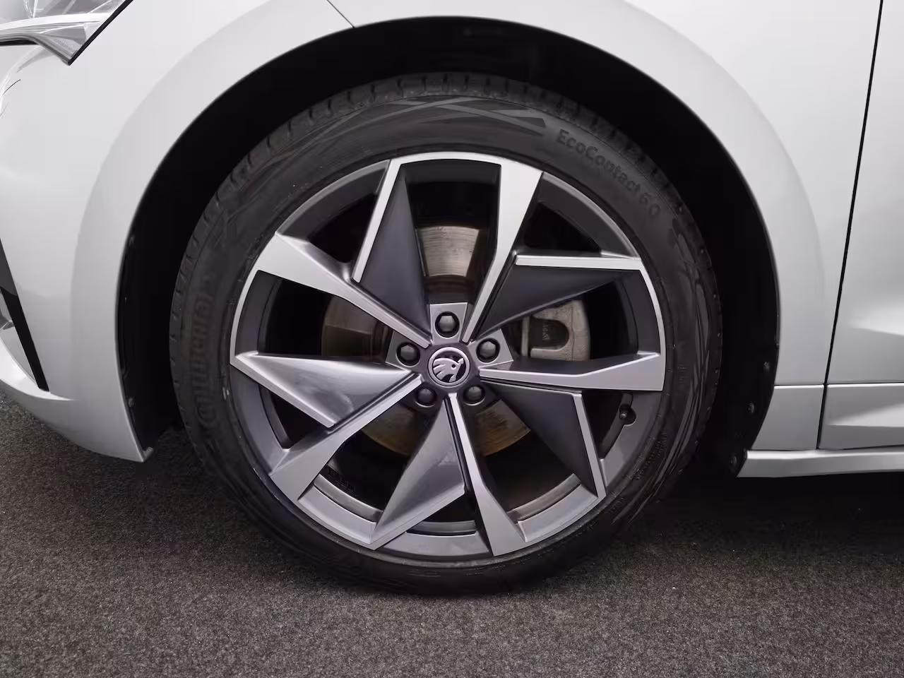 Skoda Enyaq Coupé iV 80 RS | PANORAMADAK | SFEERVERLICHTING | STOEL-STUUR-VOORRUIT VERWARMING | ELEK.STOEL | AD