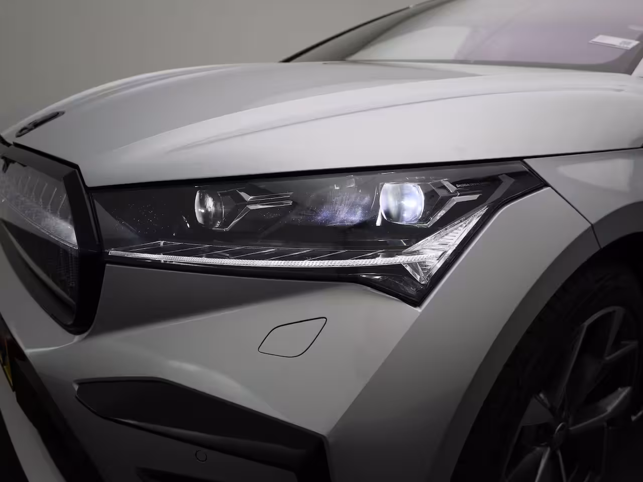 Skoda Enyaq Coupé iV 80 RS | PANORAMADAK | SFEERVERLICHTING | STOEL-STUUR-VOORRUIT VERWARMING | ELEK.STOEL | AD