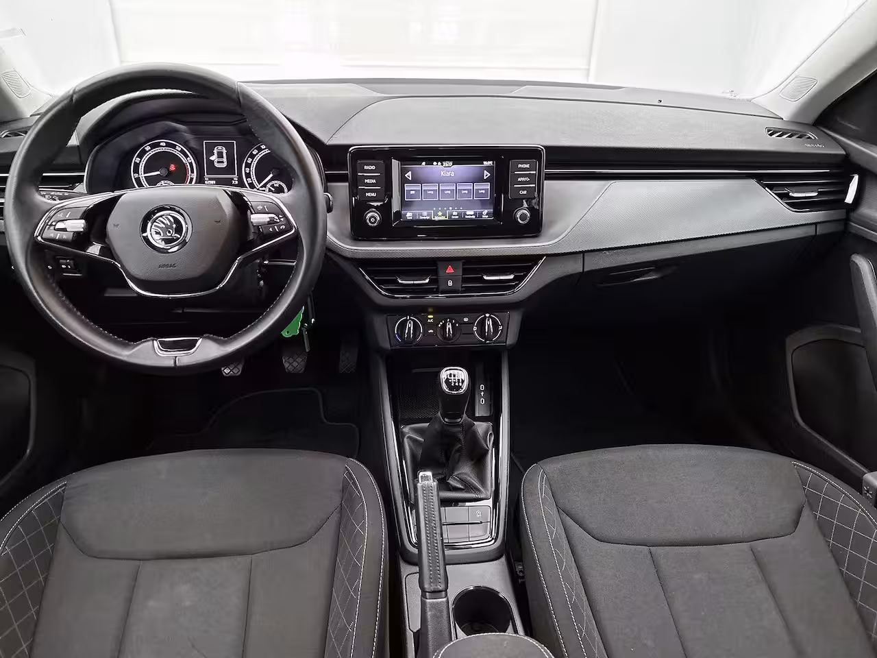 Skoda Scala 1.0 TSI Ambition Metallic lak | Licht metalen velgen