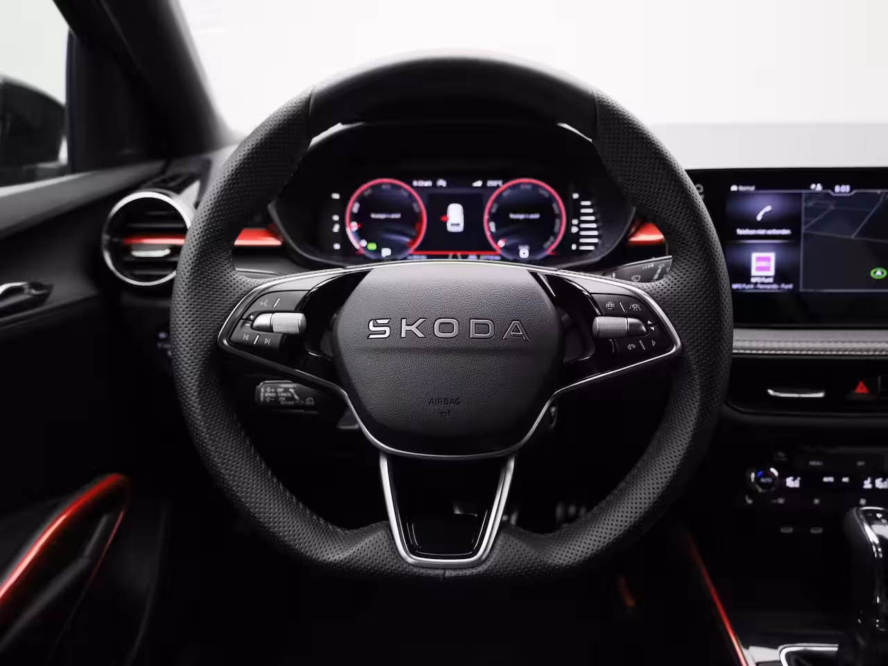 Skoda Fabia 1.0 TSI Monte Carlo AUTOMAAT / DSG | METALLIC LAK | VERWARMBARE VOORSTOELEN VOOR | 18" LIB
