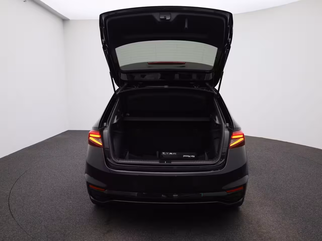 Skoda Fabia 1.0 TSI Monte Carlo AUTOMAAT / DSG | METALLIC LAK | VERWARMBARE VOORSTOELEN VOOR | 18" LIB