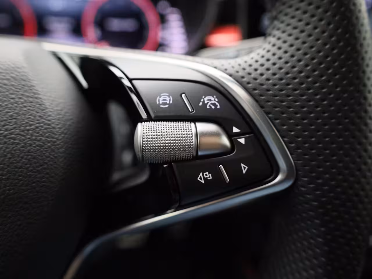 Skoda Fabia 1.0 TSI Monte Carlo AUTOMAAT / DSG | METALLIC LAK | VERWARMBARE VOORSTOELEN VOOR | 18" LIB