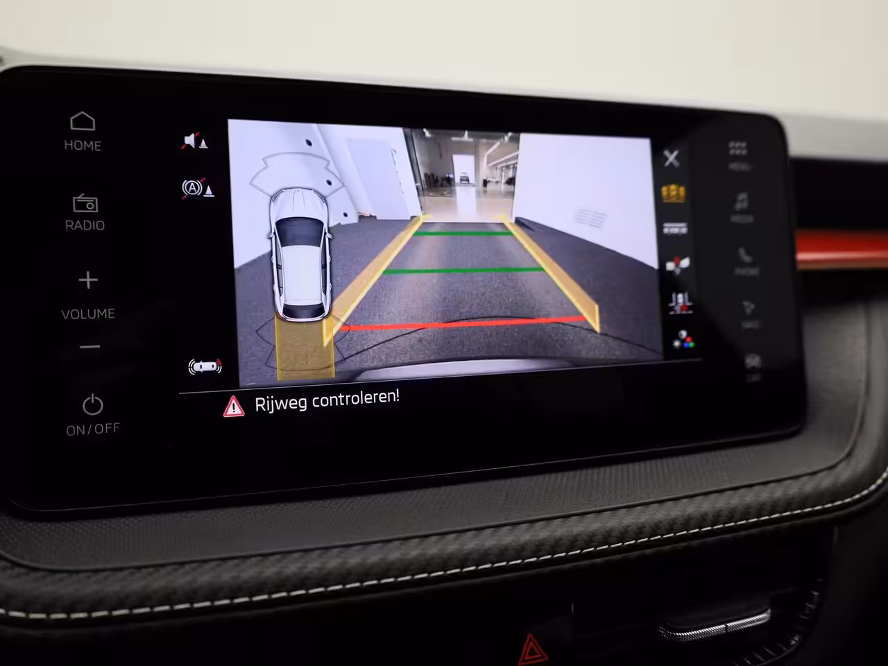 Skoda Fabia 1.0 TSI Monte Carlo AUTOMAAT / DSG | METALLIC LAK | VERWARMBARE VOORSTOELEN VOOR | 18" LIB