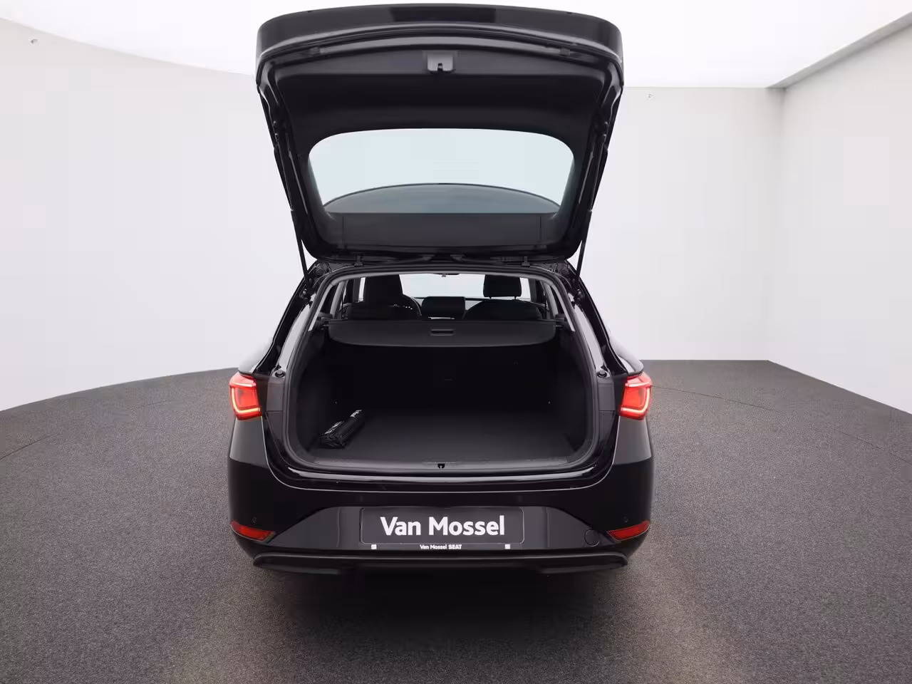 Seat Leon Sportstourer 1.5 TSI e-Hybrid Style 204 PK | Automaat | LED Koplampen | Apple Carplay/Android Auto | Pa