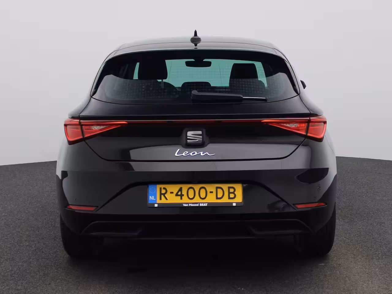 Seat Leon 1.0 TSI Style Business Intense 110 PK | LED Koplampen | Navigatie | Parkeersensoren | Geti