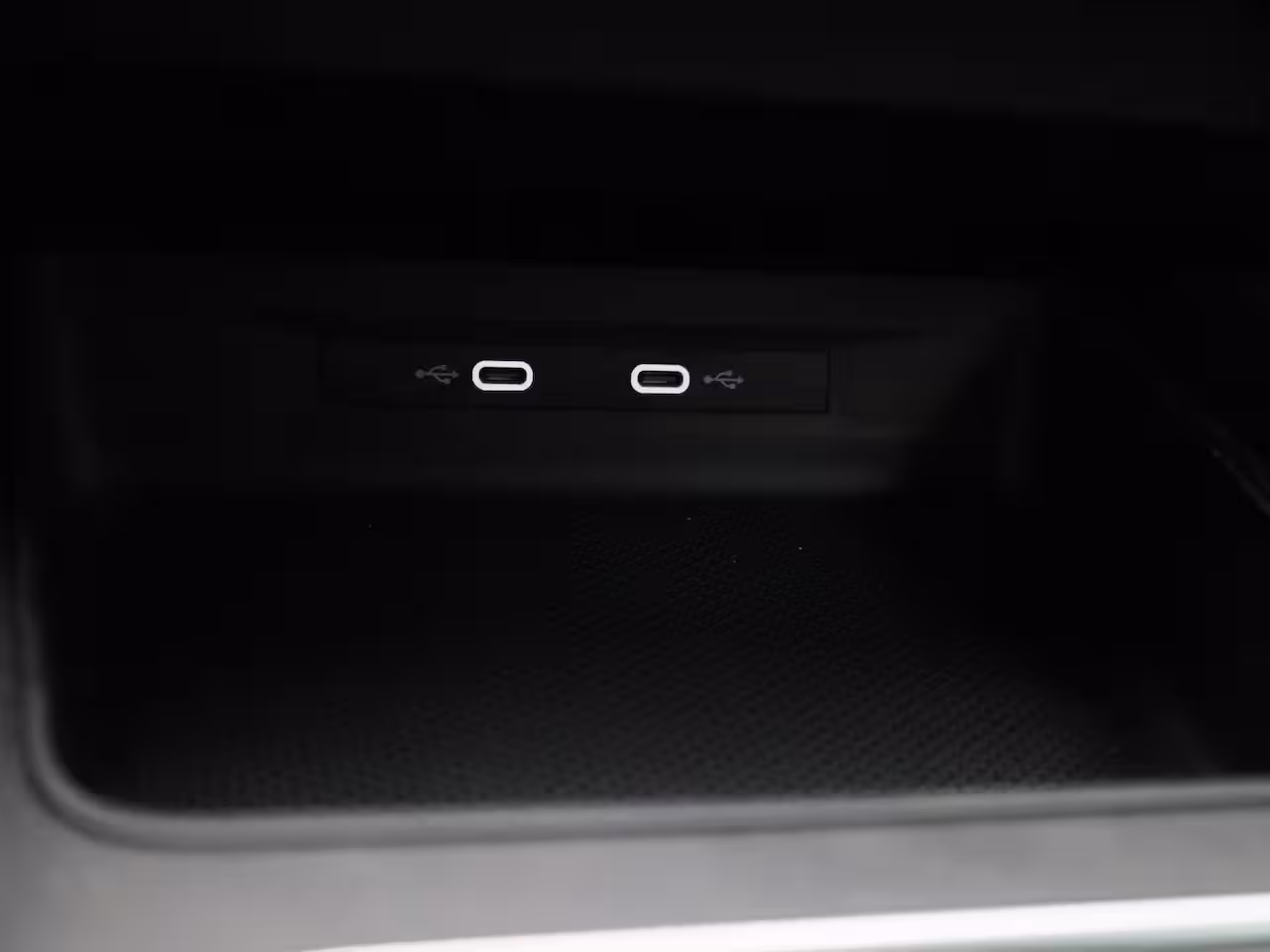 Seat Leon 1.0 TSI Style Business Intense 110 PK | LED Koplampen | Navigatie | Parkeersensoren | Geti