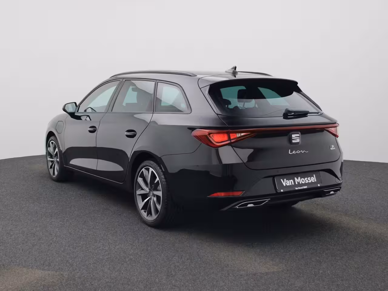 Seat Leon Sportstourer 1.5 TSI e-Hybrid FR Business 204 PK | Automaat | LED Koplampen | Trekhaak | Navigatie | Cl