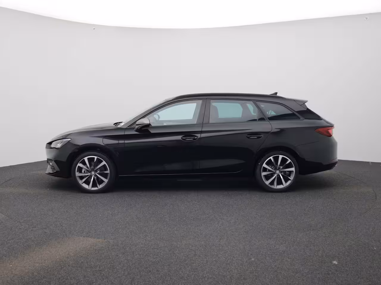 Seat Leon Sportstourer 1.5 TSI e-Hybrid FR Business 204 PK | Automaat | LED Koplampen | Trekhaak | Navigatie | Cl