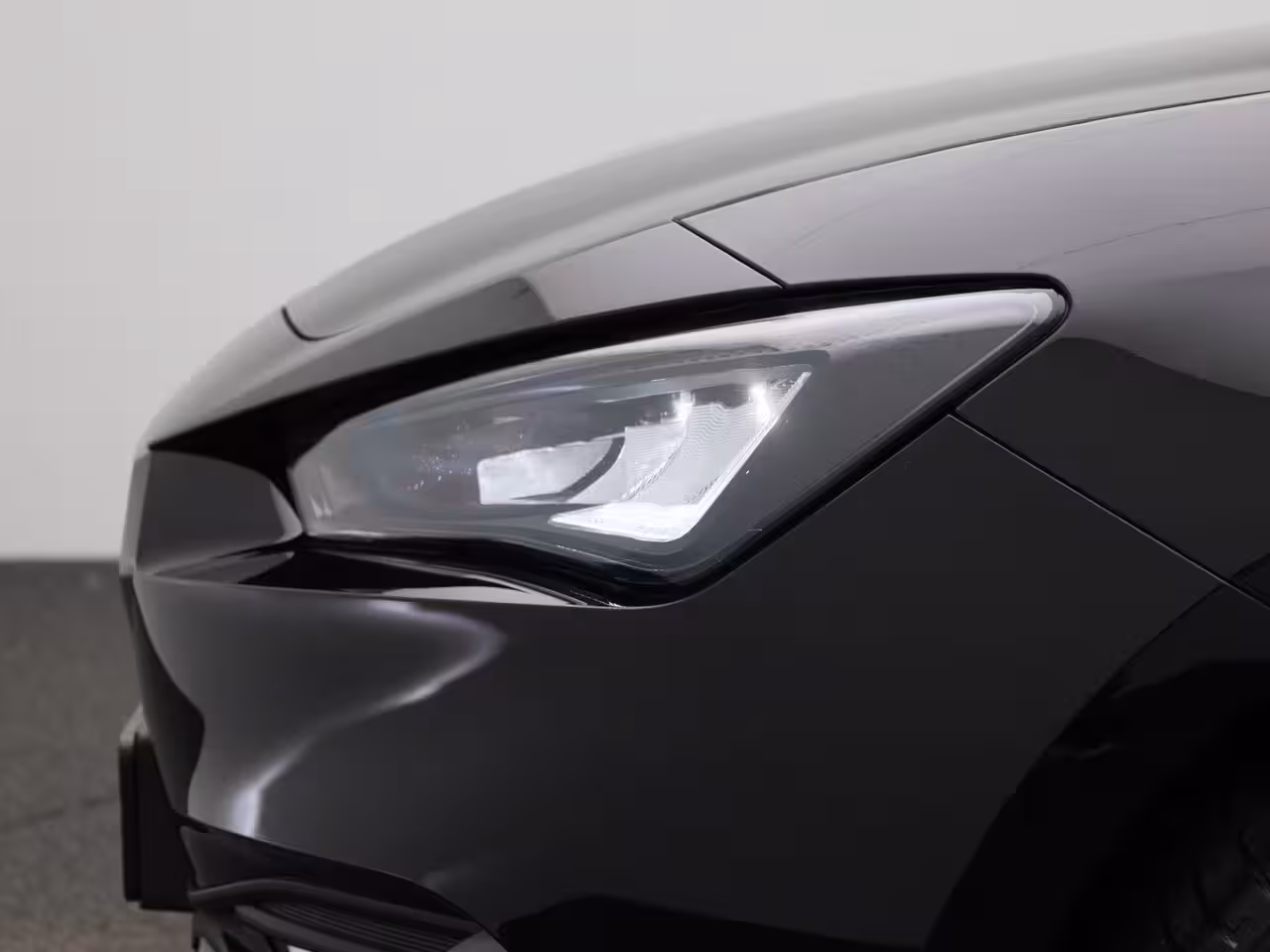 Seat Leon Sportstourer 1.5 TSI e-Hybrid FR Business 204 PK | Automaat | LED Koplampen | Trekhaak | Navigatie | Cl