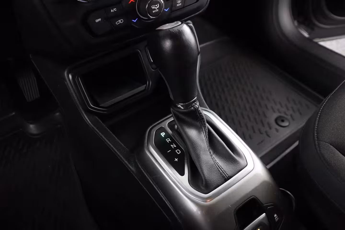 Jeep Renegade 1.3T Freedom Automaat | Apple Carplay/Android Auto | Cruise control adaptief | Navigatie |