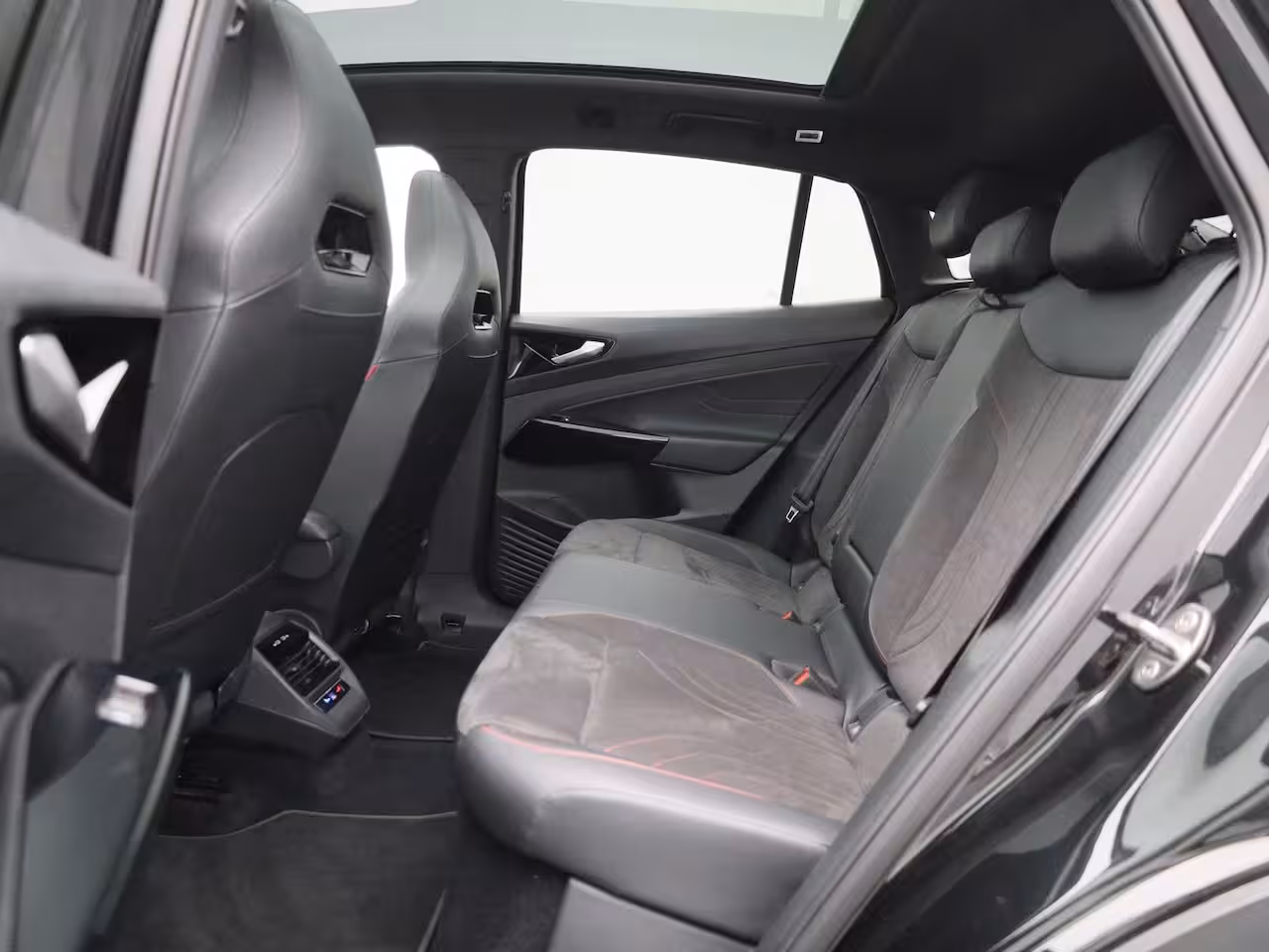 Volkswagen ID.5 GTX 77 kWh 299 PK| | Dealeronderhouden | SOH 90.26% |Panoramadak | 21 Inch Velgen | Stoelv