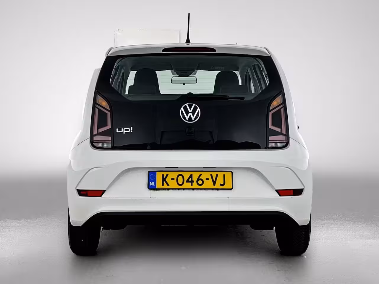 Volkswagen Up! 1.0 | 65 PK | Airco | Maps + More | DAB+ Radio | All Season Banden